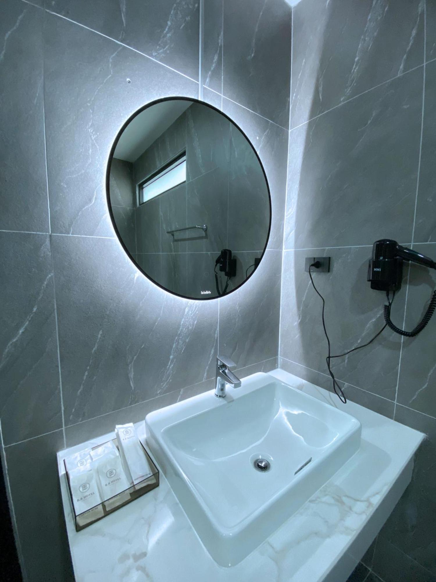 Bb Hotel Savannakhet Bagian luar foto