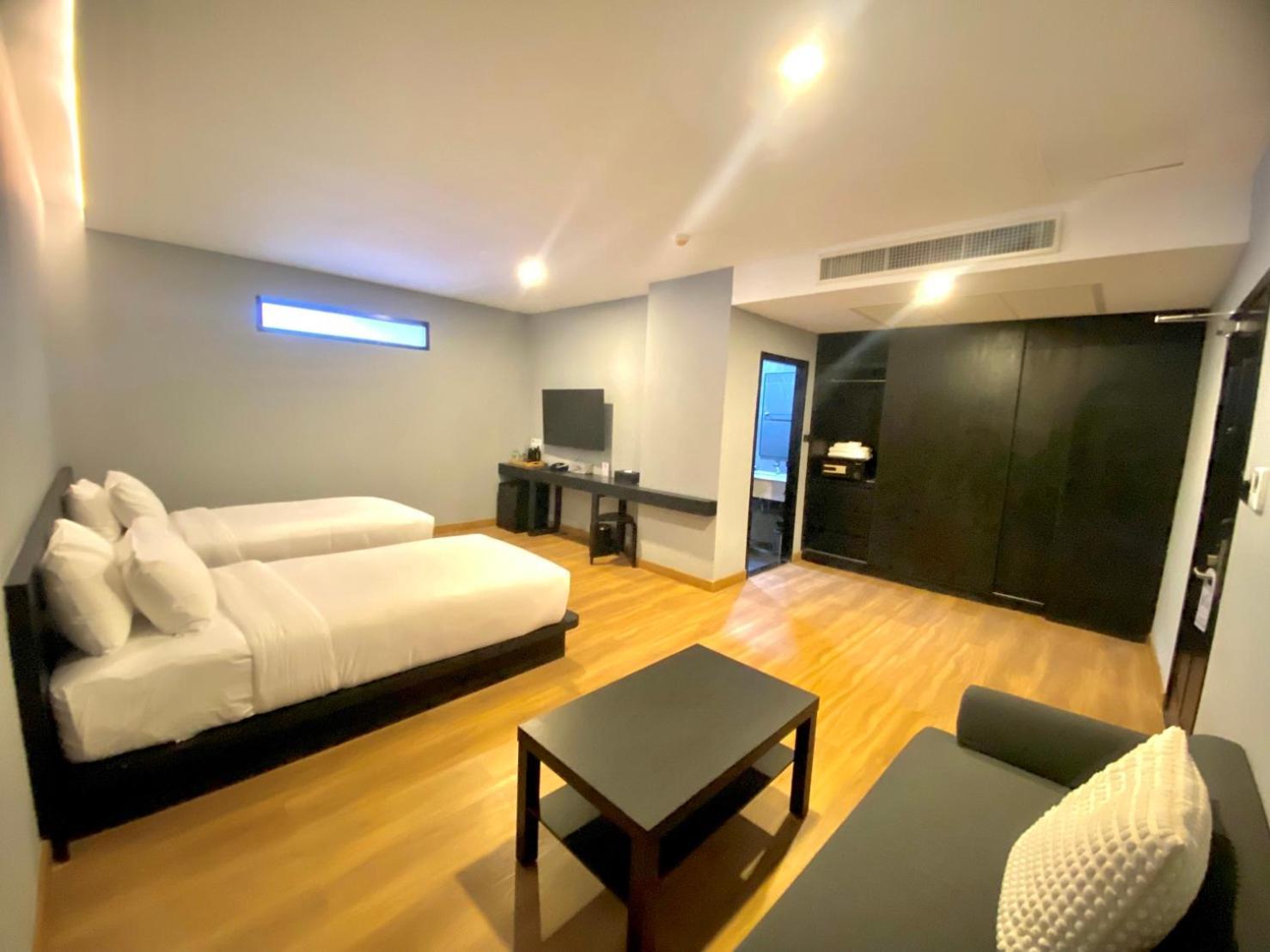 Bb Hotel Savannakhet Bagian luar foto
